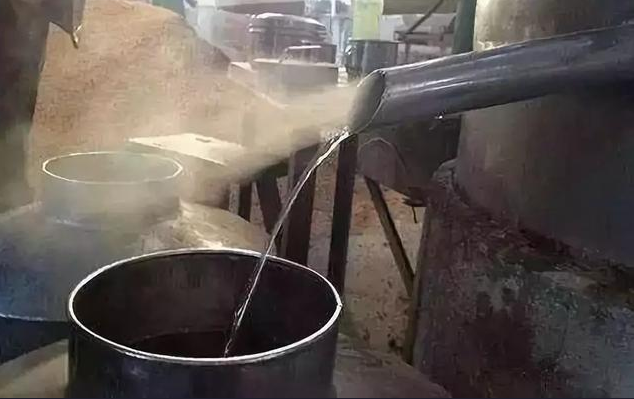 糧食酒和酒精酒傻傻分不清？看執(zhí)行標(biāo)準(zhǔn)就行了