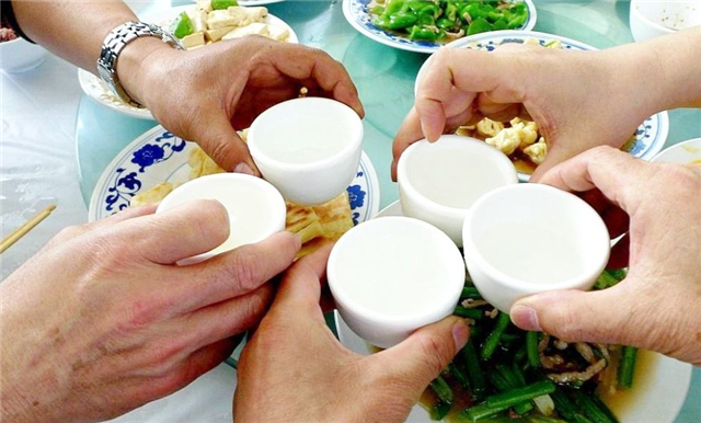 為什么感覺白酒很難喝？白酒那味道不喜歡也正常