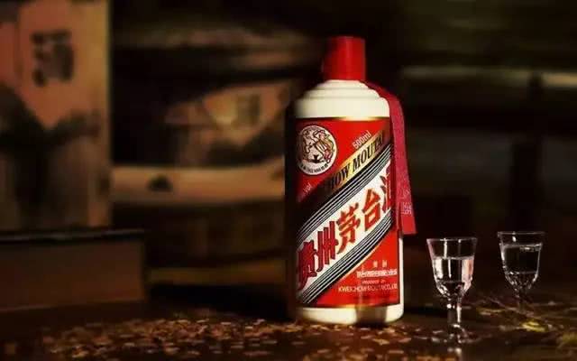怎樣區(qū)分白酒的優(yōu)劣？買白酒需要注意什么問題？