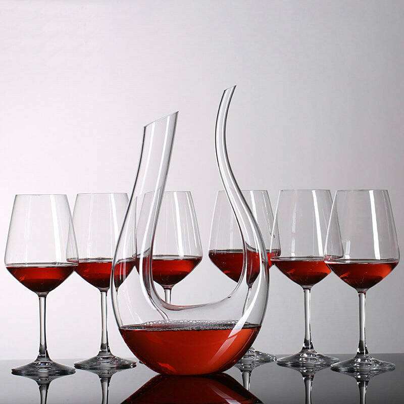 紅酒換瓶和醒酒是一個意思嗎？紅酒如何換瓶？