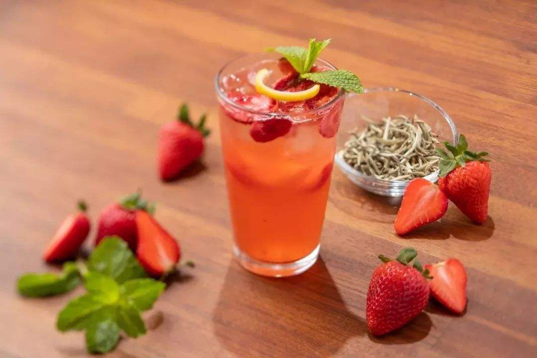 紅酒配什么水果？紅酒可以搭配草莓、櫻桃、香蕉