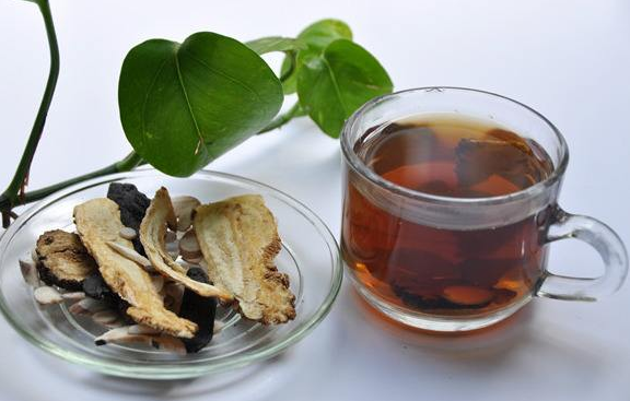 用什么酒泡鹿茸比較好？這樣做鹿茸泡酒更有價(jià)值