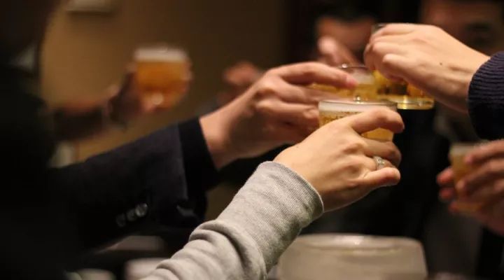 偶爾喝白酒對身體好嗎？偶爾喝白酒對身體的六大好處