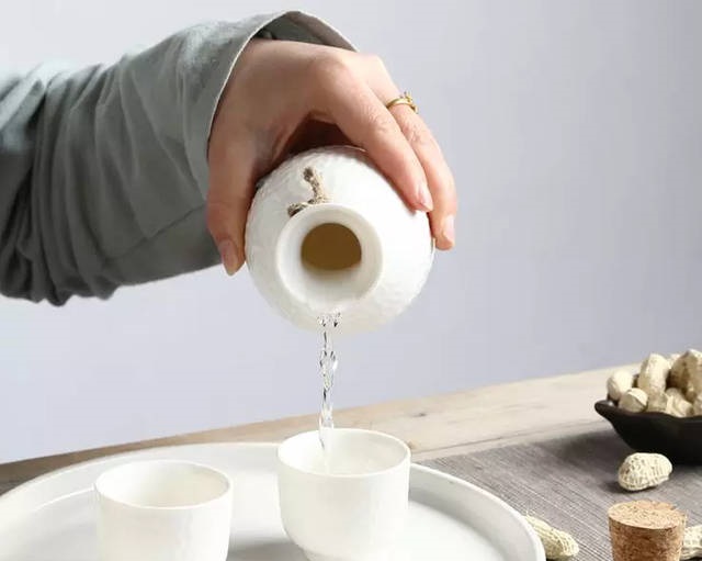 白酒中苦味產(chǎn)生的原因是什么？怎樣處理白酒中的苦味？