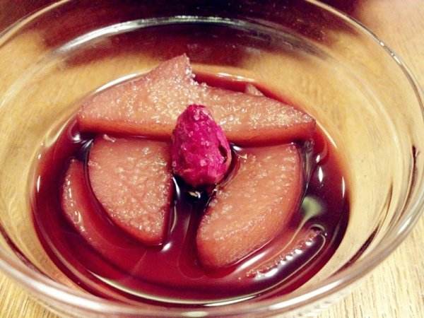 紅酒燉桃子如何制作？常喝紅酒有什么好處？