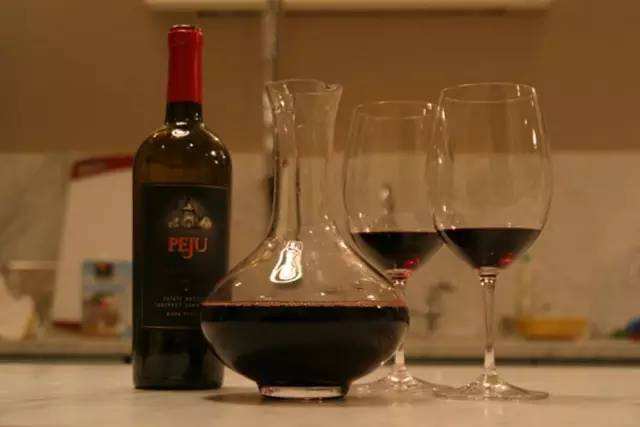 紅酒的醒酒時(shí)間要多久？什么酒需要醒酒？