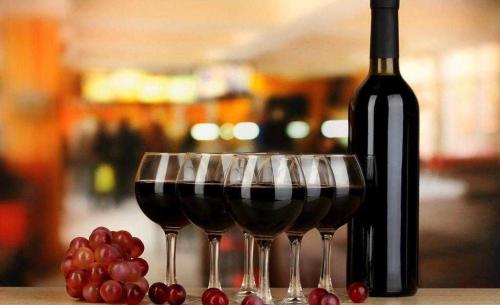 西班牙紅酒等級如何劃分？西班牙主要的紅酒品種是什么？
