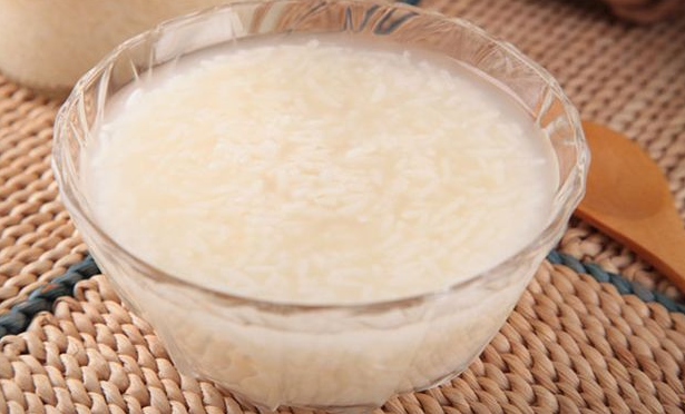 米酒是酒嗎，和白酒有什么區(qū)別？