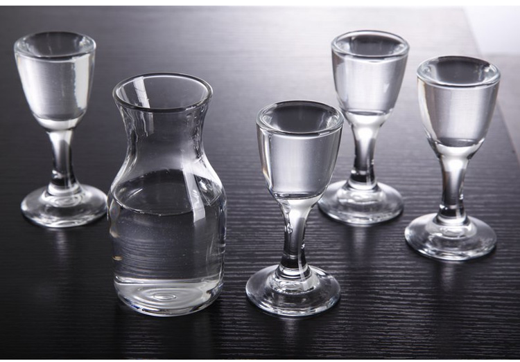 火燒白酒，火焰為純藍(lán)色的酒是酒精酒?是真是假？