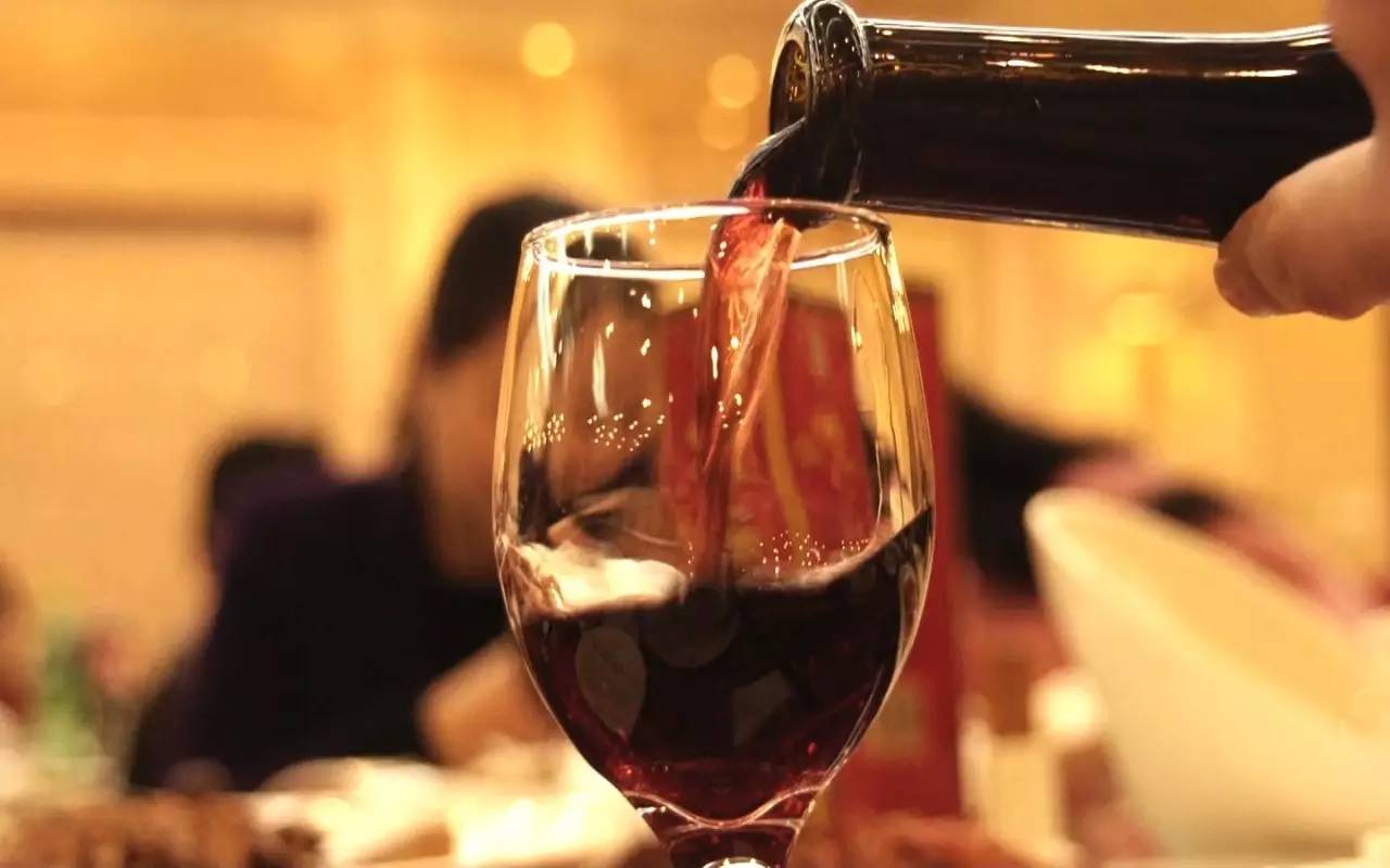 紅酒商家如何做好紅酒銷售？這些很關(guān)鍵
