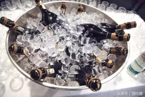 紅酒最佳飲用溫度是多少？如何正確的冰鎮(zhèn)紅酒？
