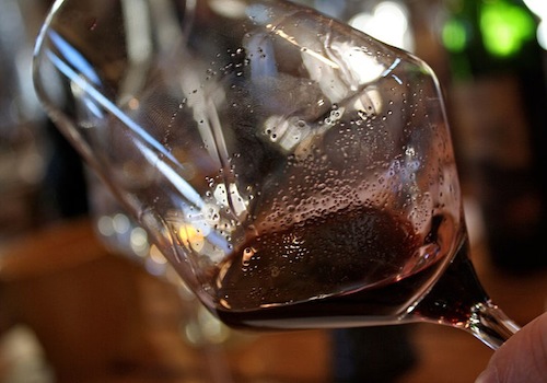 紅酒為什么要搖杯？什么紅酒不能搖杯？