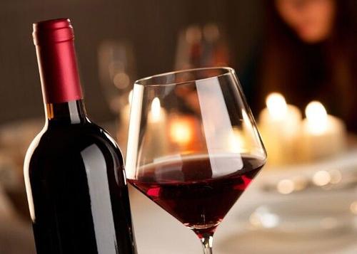 用紙杯喝紅酒有什么危害？喝紅酒建議用什么杯子？