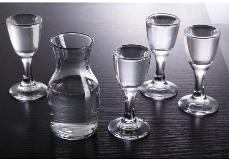 有沒(méi)有做白酒配送的？買個(gè)面包車做白酒配送怎么樣？