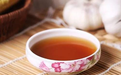 黃酒和白酒哪個(gè)更有利于身體健康？黃酒和白酒有什么差別？