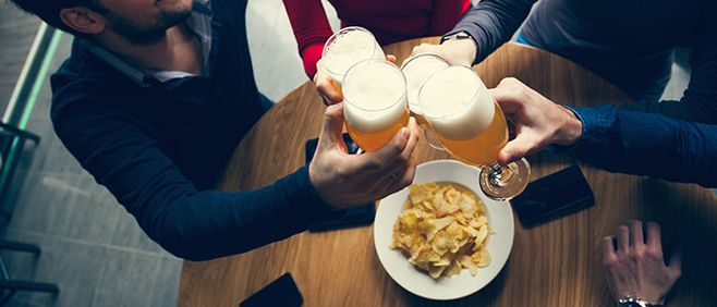 喝啤酒不醉的訣竅是什么？喝啤酒吹瓶有什么技巧？