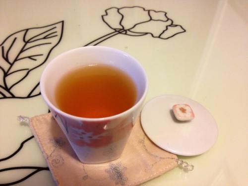 梅子酒兌什么好喝？梅子酒加果汁或者綠茶比較好喝。