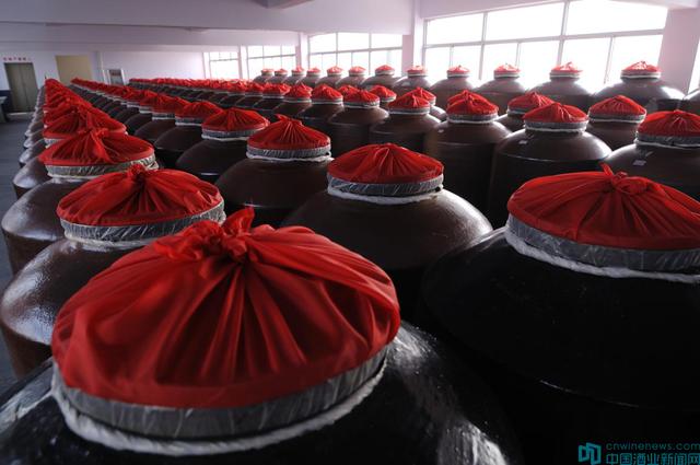 溫和酒業(yè)復(fù)工釀美酒：有序開(kāi)展復(fù)工復(fù)產(chǎn)，開(kāi)工釀美酒