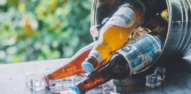 長期晚上喝啤酒的危害