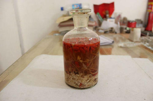 外用藥酒用什么酒來泡比較好？什么酒不適合泡藥酒？