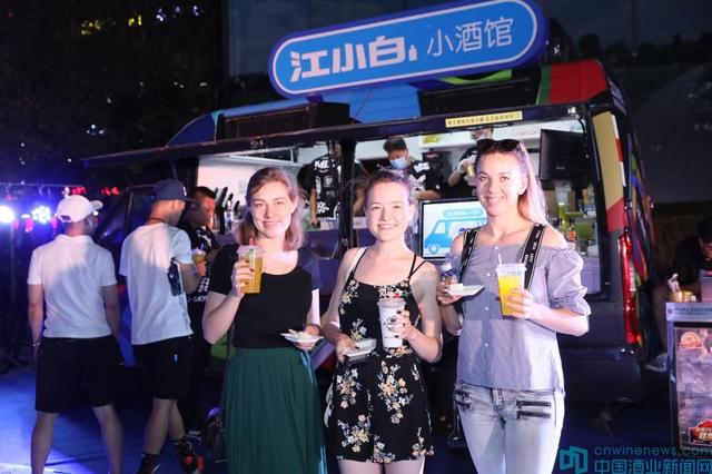 線上云鑒酒，汾酒帶江小白、青海青稞酒崛起按下加速鍵