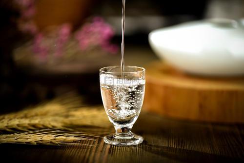 白酒執(zhí)行標(biāo)準(zhǔn)GB是什么意思？如何通過執(zhí)行標(biāo)準(zhǔn)判斷白酒的類型？
