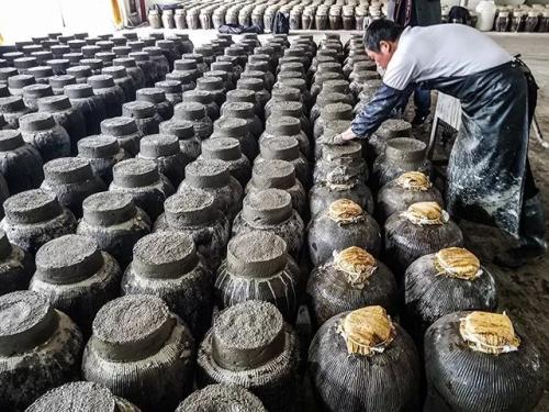 石膏黃酒壇子怎么開？黃酒壇子打開以后怎么保存？