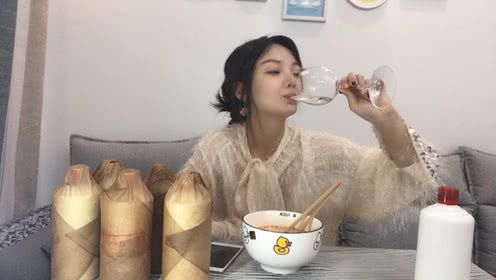 來月經(jīng)可以喝白酒嗎？經(jīng)期喝白酒有什么危害？