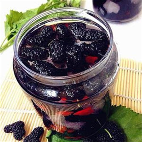 桑葚酒的功效與作用，桑葚酒降血壓?jiǎn)幔? width=