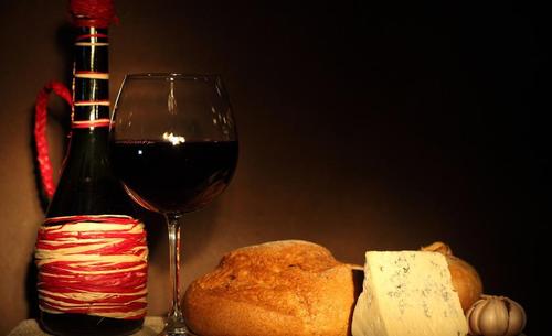 2019年進(jìn)口酒量下滑40.1%，烈酒逆市飄紅！
