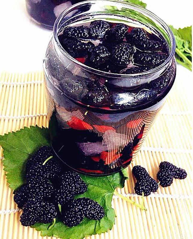 桑葚泡酒可以加蜂蜜嗎？桑葚和白酒的比例是多少？