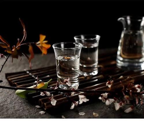 哪些品牌的白酒值得收藏？收藏白酒有什么注意事項(xiàng)？