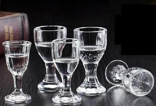 如何分辨新酒和陳年老酒？喝陳年老酒對人體有什么好處？