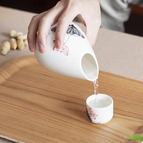 白酒變黃的原因，有什么處理辦法