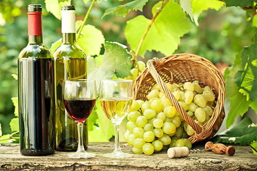 為什么喝葡萄酒時(shí)要晃杯？紅酒的醒酒時(shí)間需要多長(zhǎng)呢?