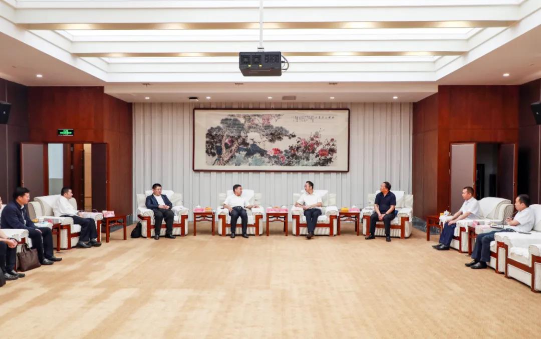 茅臺集團與中建四局座談