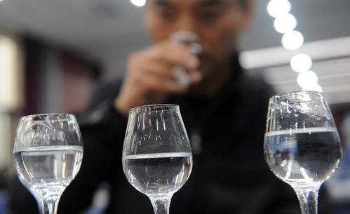 什么溫度喝白酒比較好？白酒溫度和味道有什么關系？