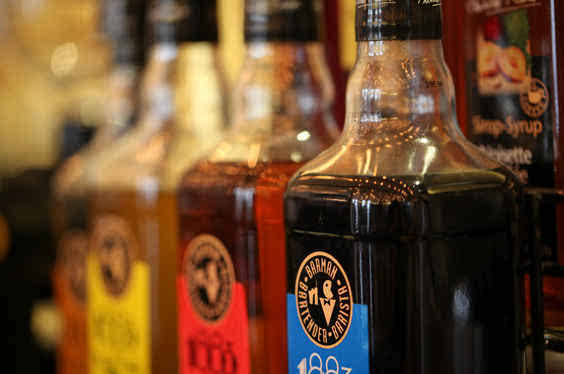 白酒和洋酒有什么區(qū)別？白酒和洋酒哪種酒比較好？