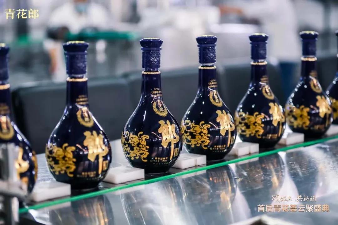 郎酒：向左向右，無(wú)問(wèn)西東