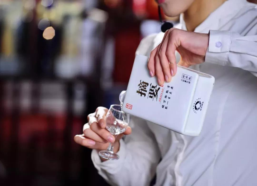 摘要酒提價70元/瓶，“貴州第二瓶高端醬酒”稀缺價值再強化
