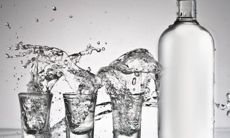 白酒加水就會(huì)變渾濁嗎？白酒加水后的變化