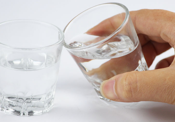 喝白酒的功效有哪些？怎么喝白酒養(yǎng)生？