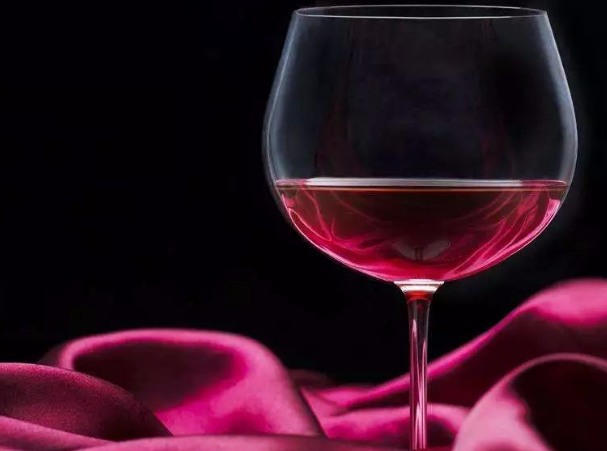 如何鑒定進(jìn)口葡萄酒品質(zhì)好不好？