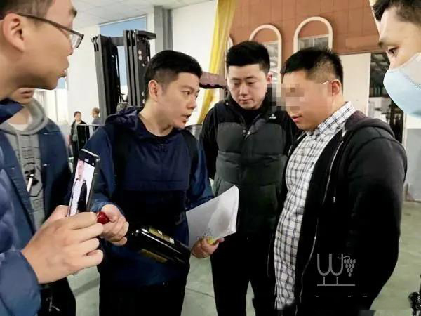 上海警方破獲特大假酒案，涉案金額2億余元