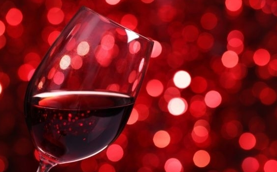 可以通過葡萄酒中的哪些物質(zhì)鑒別優(yōu)劣？