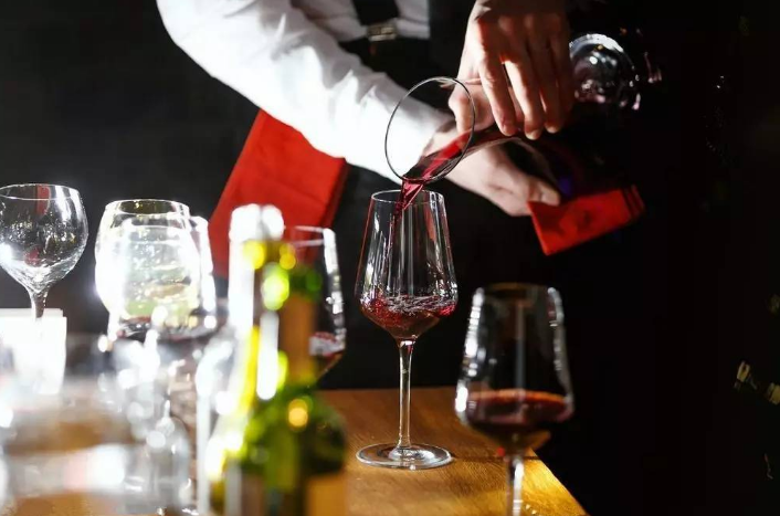 葡萄酒存儲方法，葡萄酒為什么要橫著放