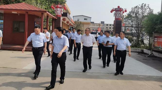 鹿邑縣委副書記、縣長(zhǎng)郭俊濤蒞臨宋河調(diào)研