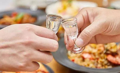 喝白酒的功能，喝白酒有什么好處