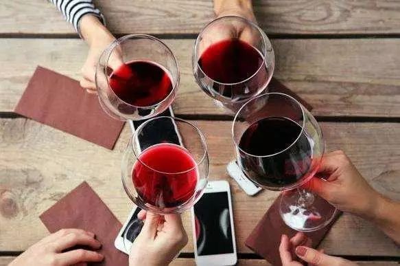 品鑒葡萄酒的方法，怎么飲用？