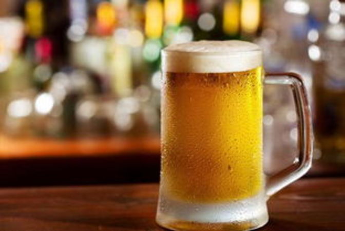 網上賣啤酒怎么辯真假(怎么分辨啤酒真假)
